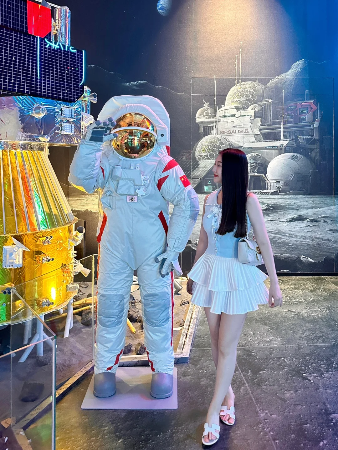 济南新展！在这里体验了一次宇航员的快乐！