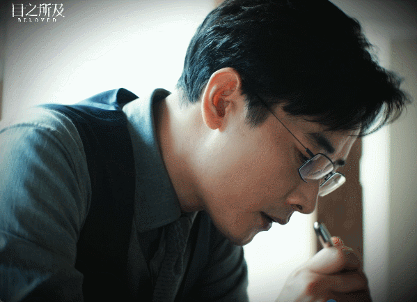 罗晋阴湿男鬼味罗晋在《目之所及》里演的苏牧心太绝了！表面是好丈夫，实际控制欲超强
