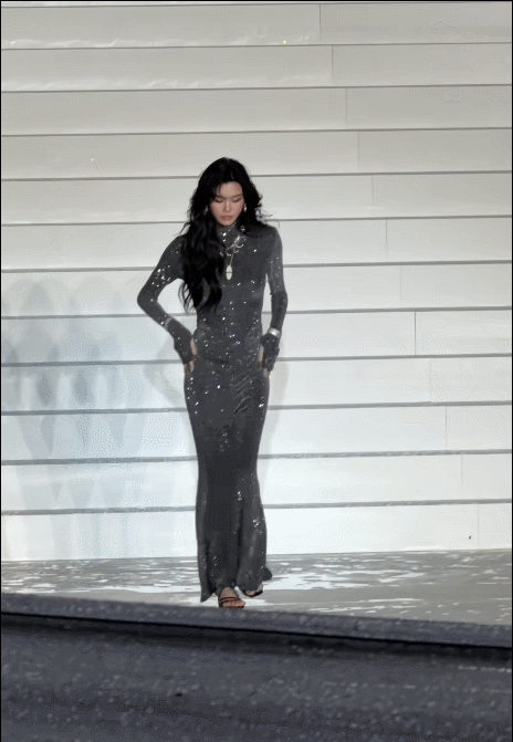 我可以接受奚梦瑶嫁入豪门
也可以接受她3年剖腹2次
但真的不能接受她37岁还能在