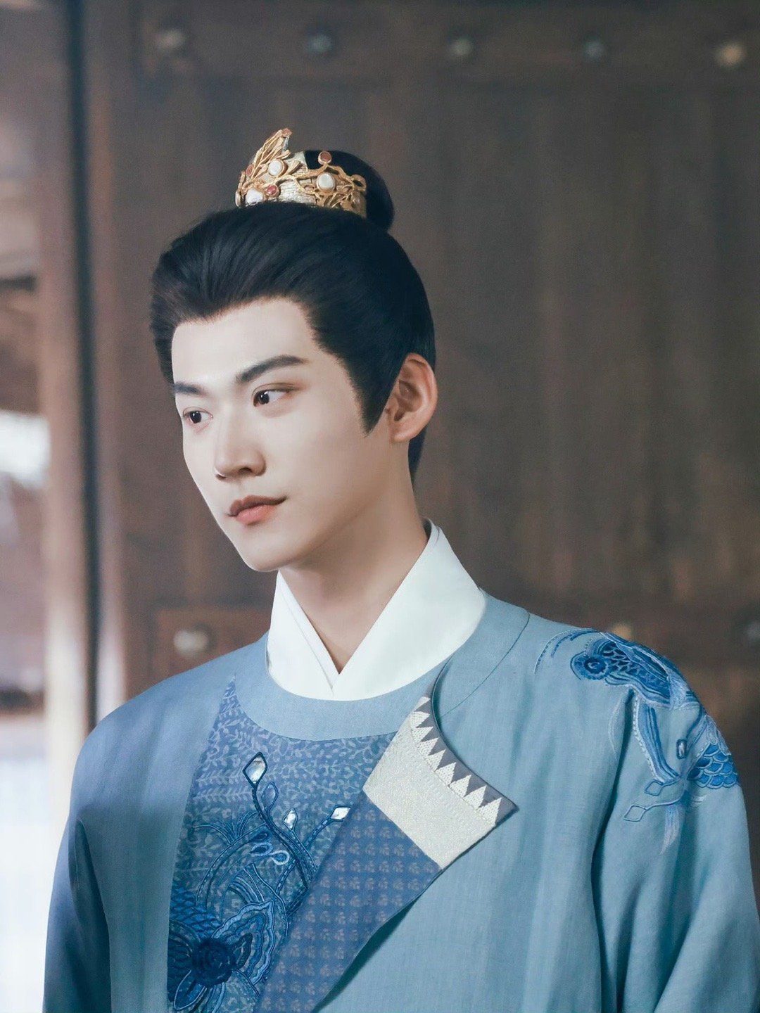 周柯宇拍金吾不禁瘦了10斤柯宇真的是一个很敬业的演员呀 一起期待柯宇的新作品吧