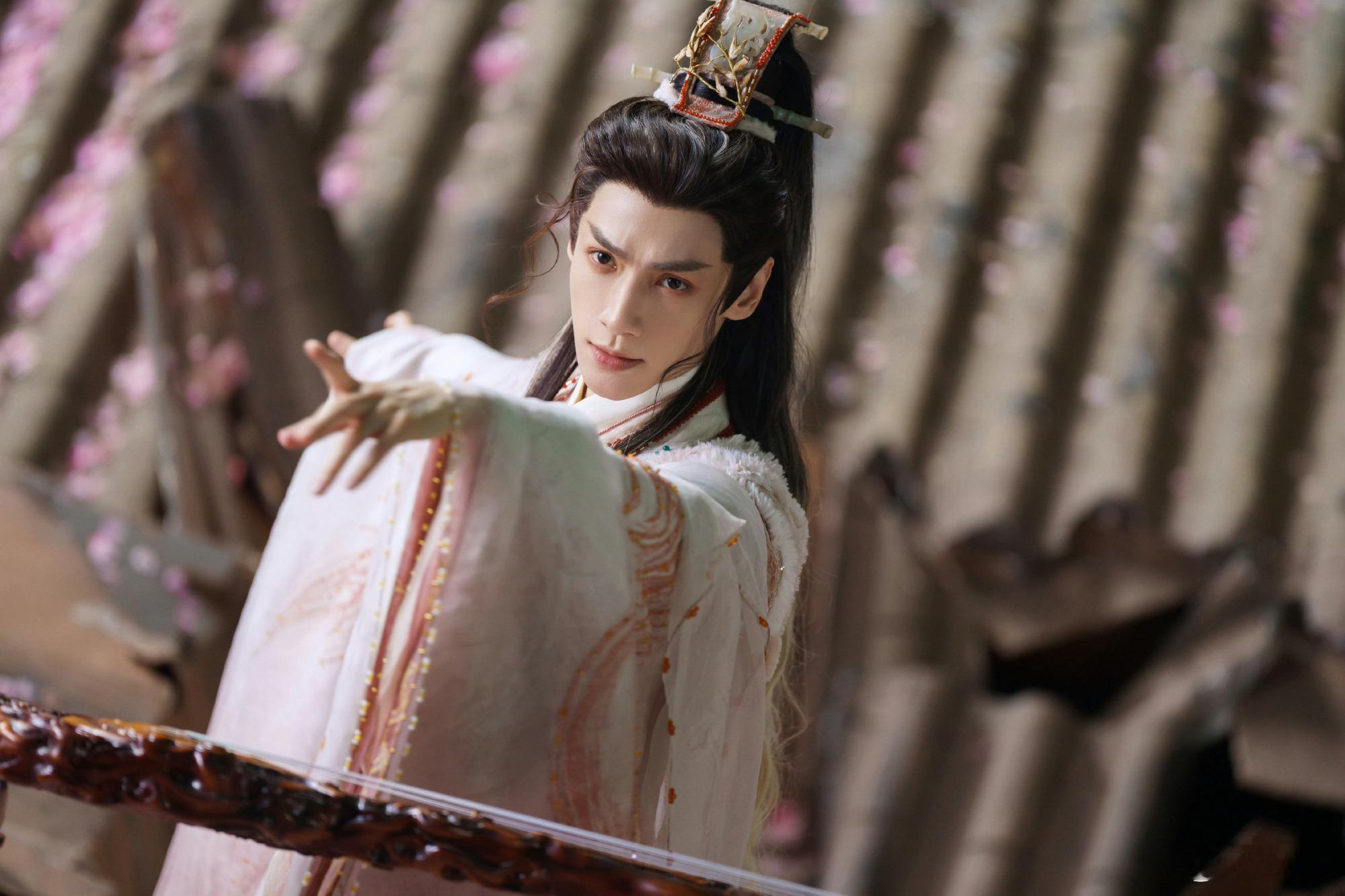 水龙吟10月武侠剧热度冠军水龙吟 芒果《水龙吟》太会了！罗云熙用丝滑打戏和超绝演