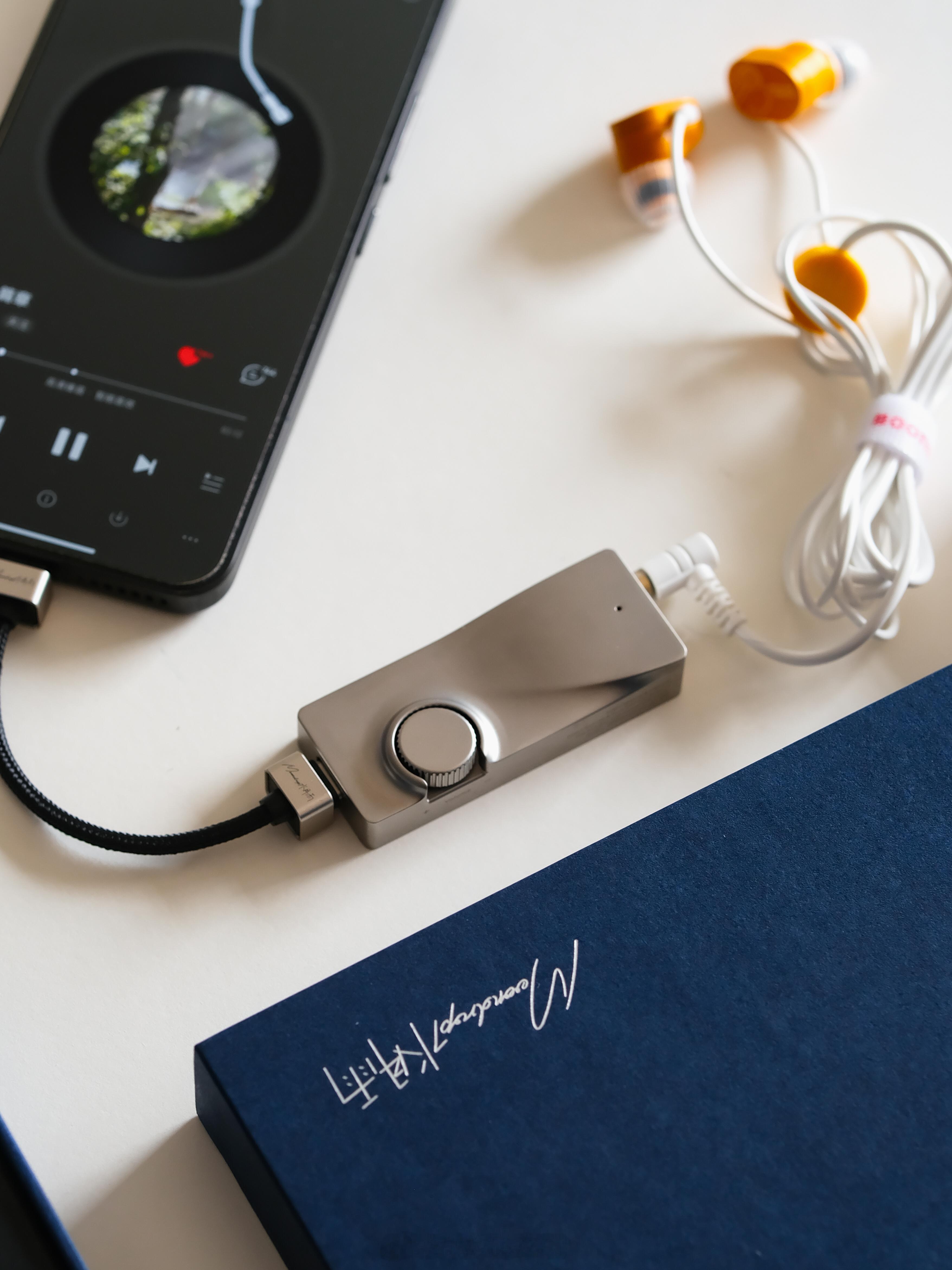 水月雨「水解3」真的有点东西！一体不锈钢CNC精雕，拿在手里分量感十足。最绝的是