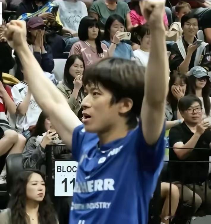 没想到日本户上这么猛，竟然3：2赢了东哥。

从比赛过程来看，感觉户上球技又上升