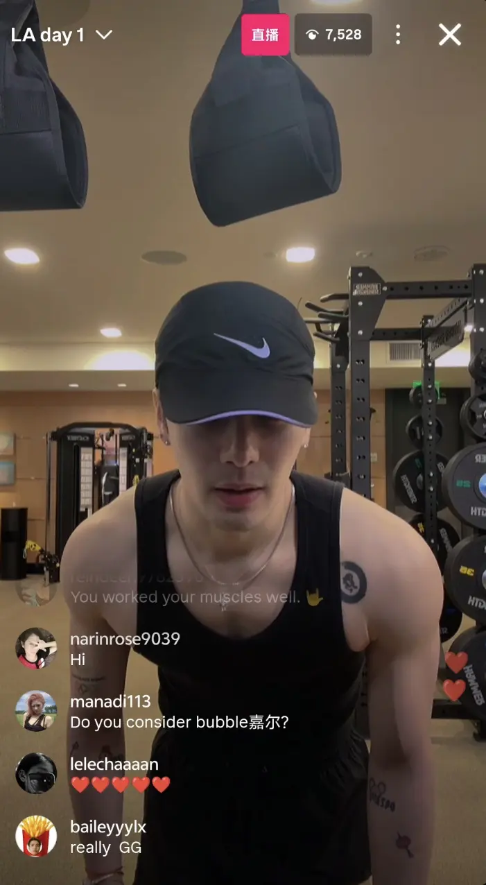 小狗健完身要回家睡觉咯🥵。