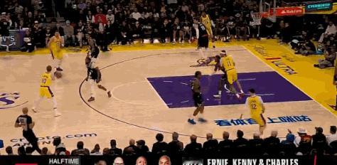 东契奇三分！！再进！！ 