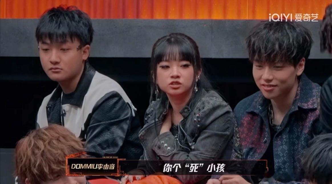新说唱等候室秒变幼儿园 等候室的欢乐互动让人上头！邓典果和TopBarry找严浩
