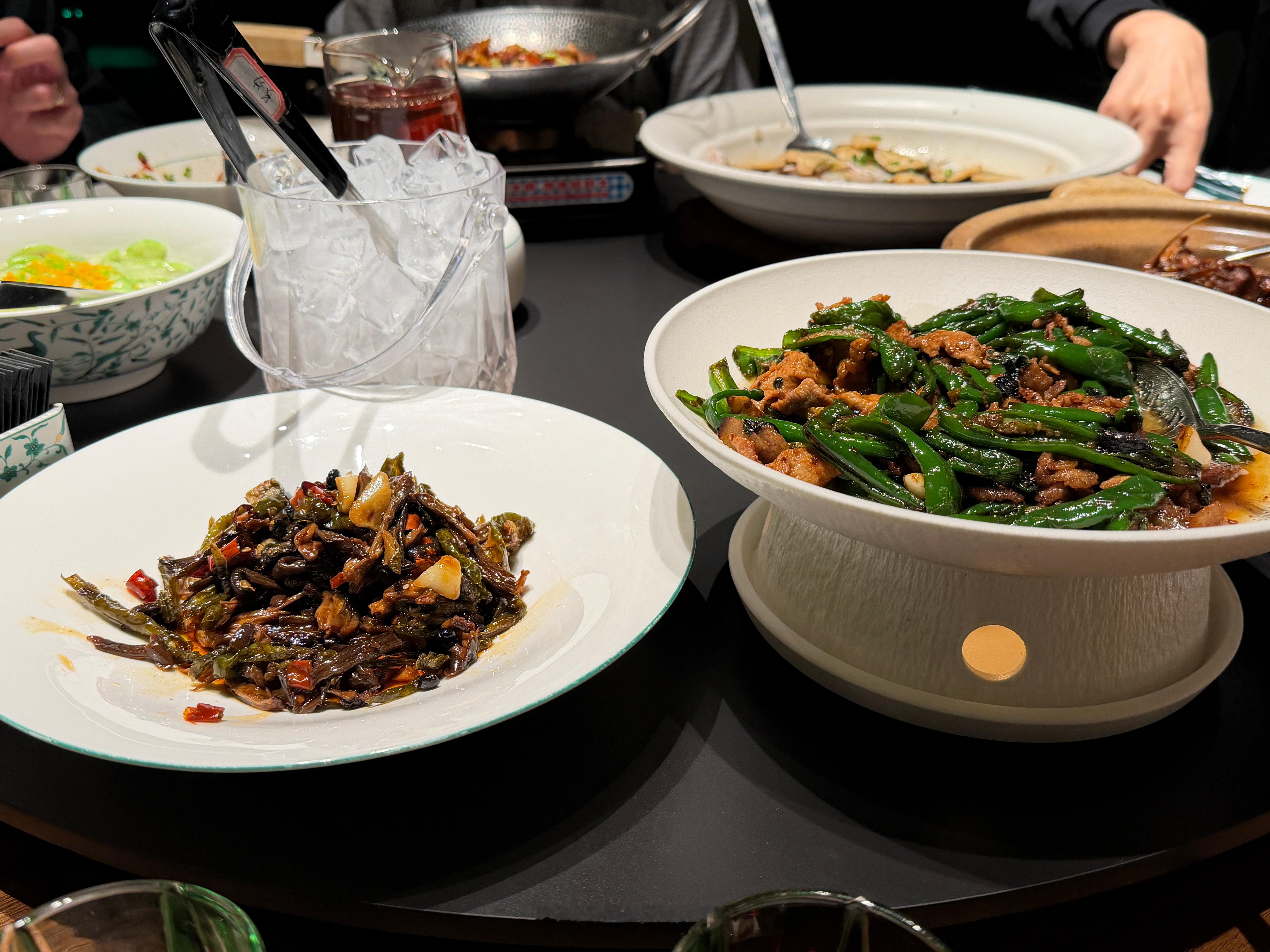 大家晚上都吃了吗？今天又是减肥失败的一天白天吃草 晚上能吃一切