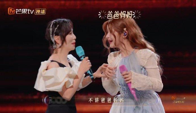 黄雅莉认证黄霄雲小哭包体质 感性面包的泪腺开关一触即发！聊爸妈秒红眼眶，唱《一点