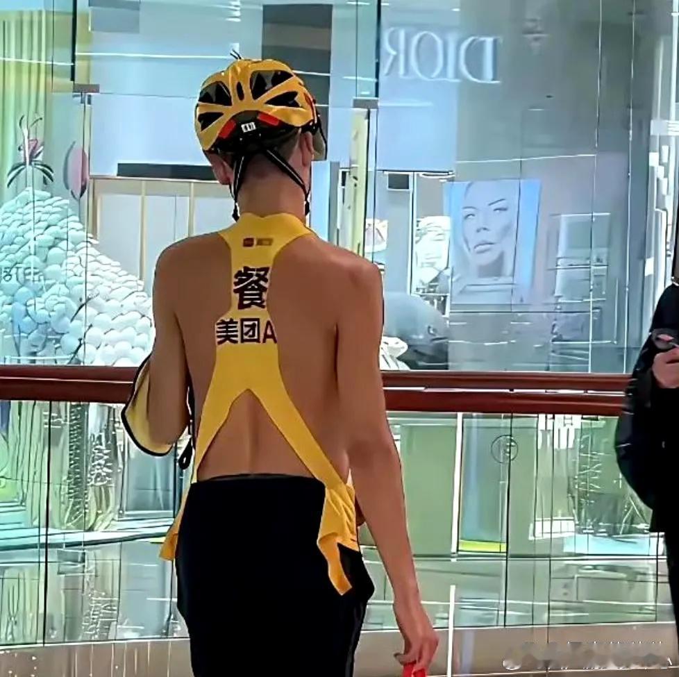 不要让巴黎世家看到，要不然又出新款了 