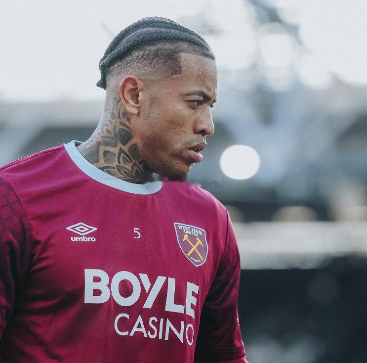 英超西汉姆联俱乐部官方宣布，球队正式提前终止了中卫胡里奥的租借合同，球员将即刻返