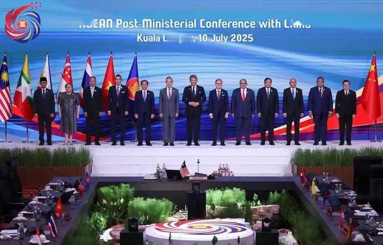 东盟十国集体表态！雅加达特别安全峰会一致通过声明，坚决反对外部势力插手南海事务，