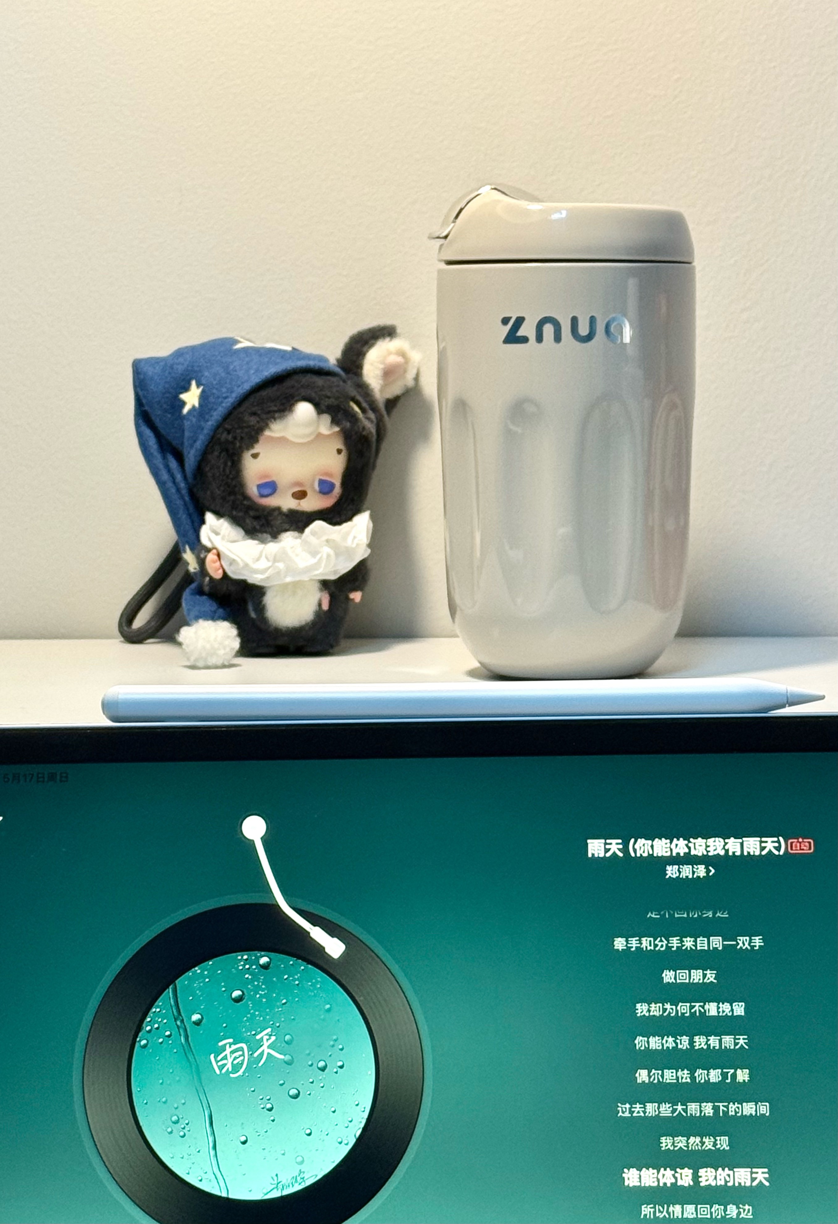 夏天用这个杯子可真是惬意夏天可以用各种杯子开个会 我的和妈妈的区别翻了翻照片 我