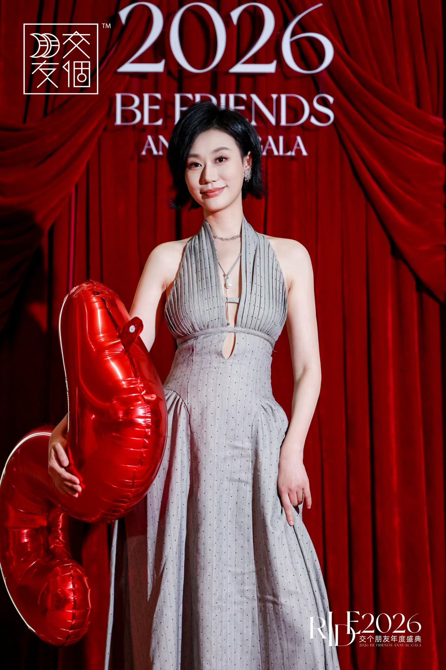 倪妮短发又飒又美 看了倪妮的发型，我觉得我也可以尝试一下短发女生真的是又美又飒～