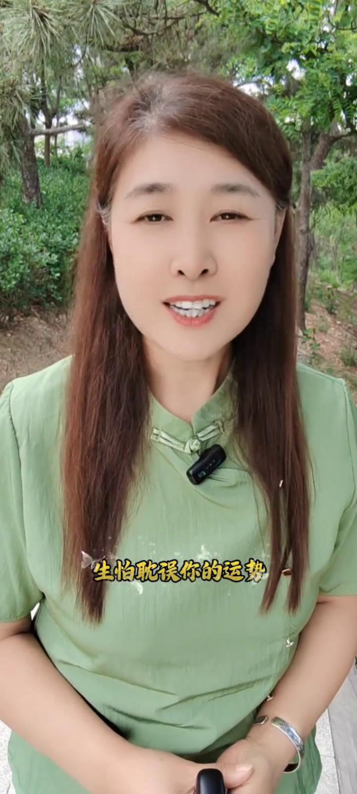身上藏三样福报，往后日子步步生辉。
先别划走，特意赶来跟你说几句真心话，旁人我半