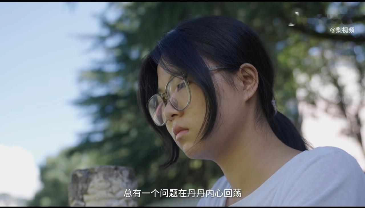 18岁女孩把曾经的伤疤变成了光 从被困在自我怀疑里的女孩，到照亮别人的志愿者，她