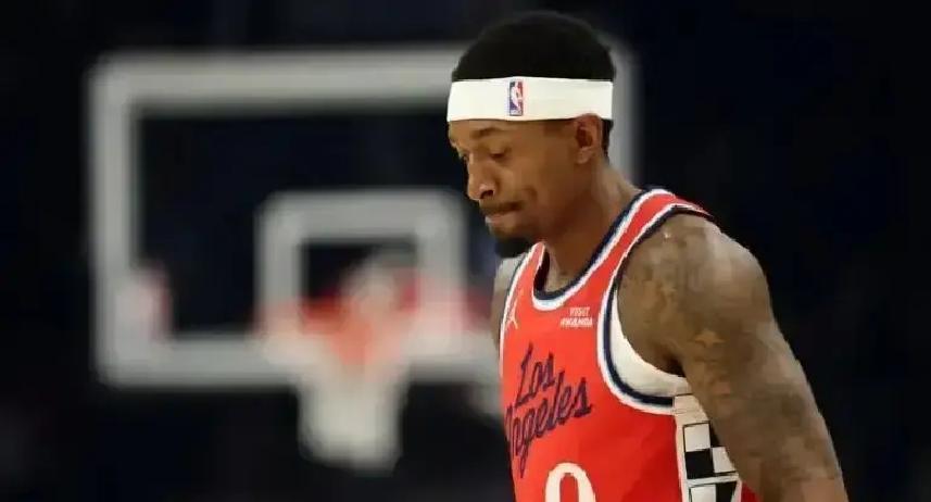 哈登助攻8.7次，快船直接起飞
 
这数字看着普通，其实是他生涯新高。更狠的是，