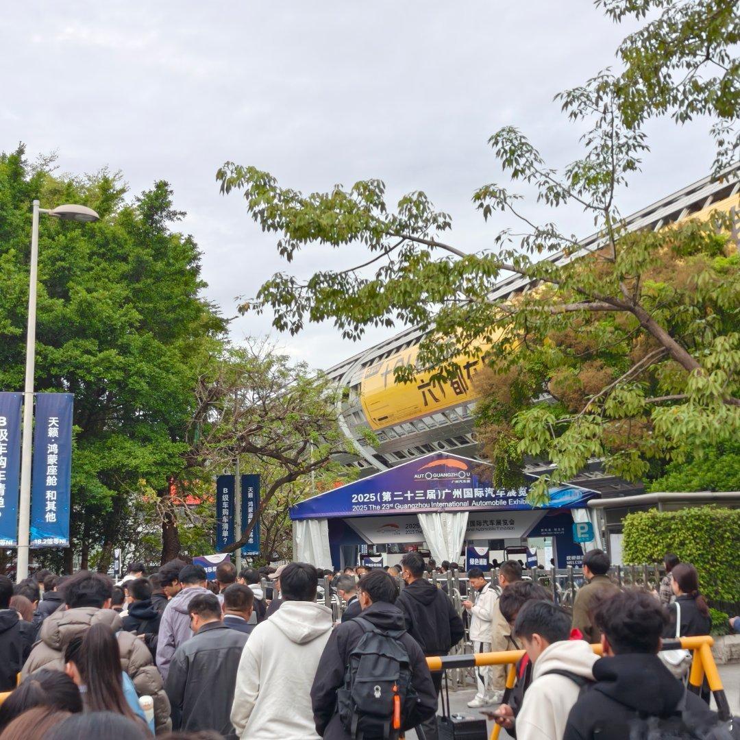 闪现广州车展，今天3万步打底 