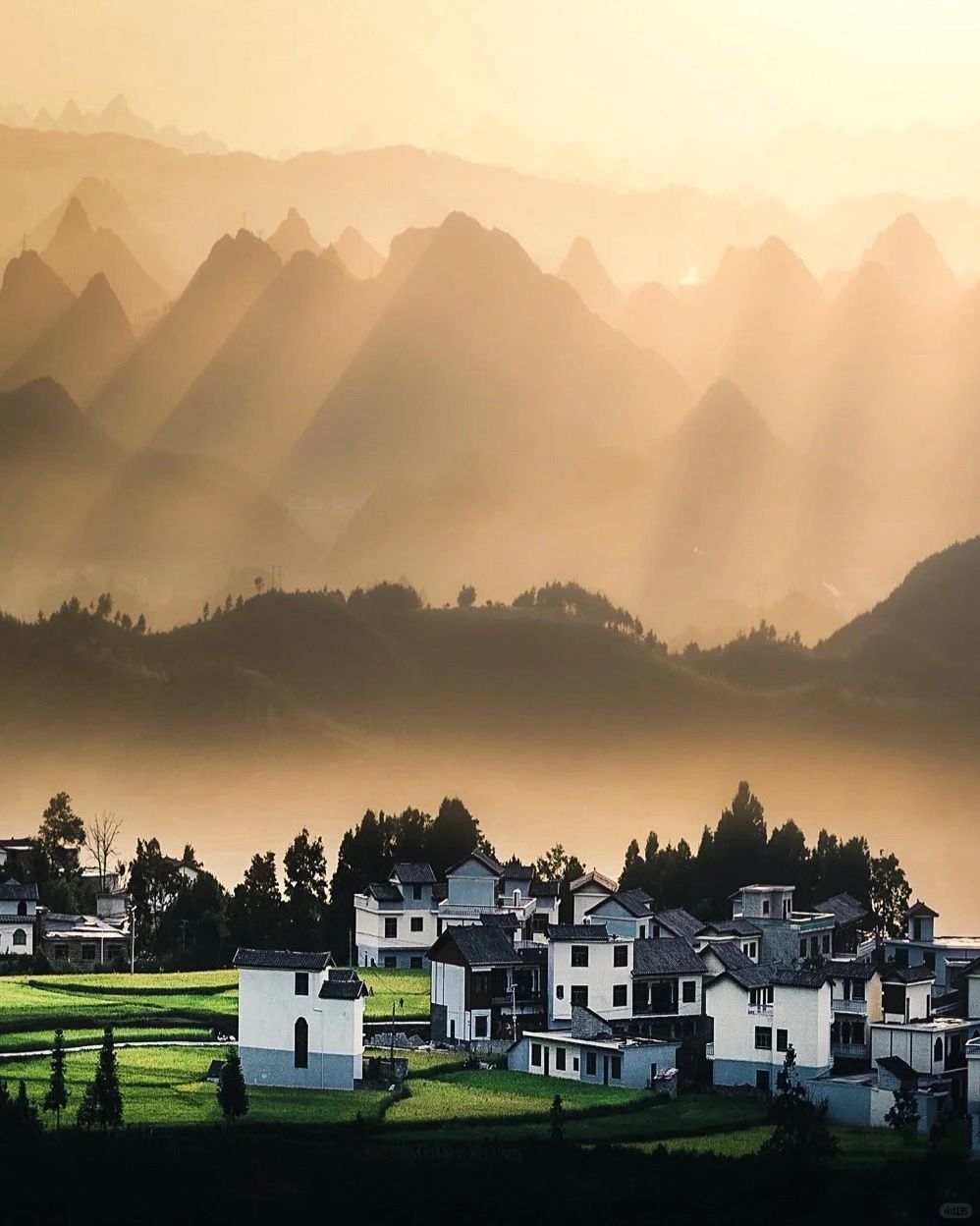 贵阳周边宝藏秘境，悬崖之上的百年古村