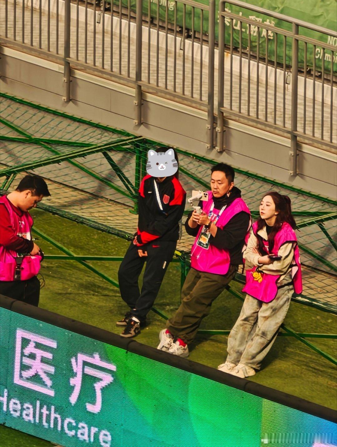 《在工体坐在捕人网上拍摄的日子》[哈哈]成都蓉城[超话] ​​​