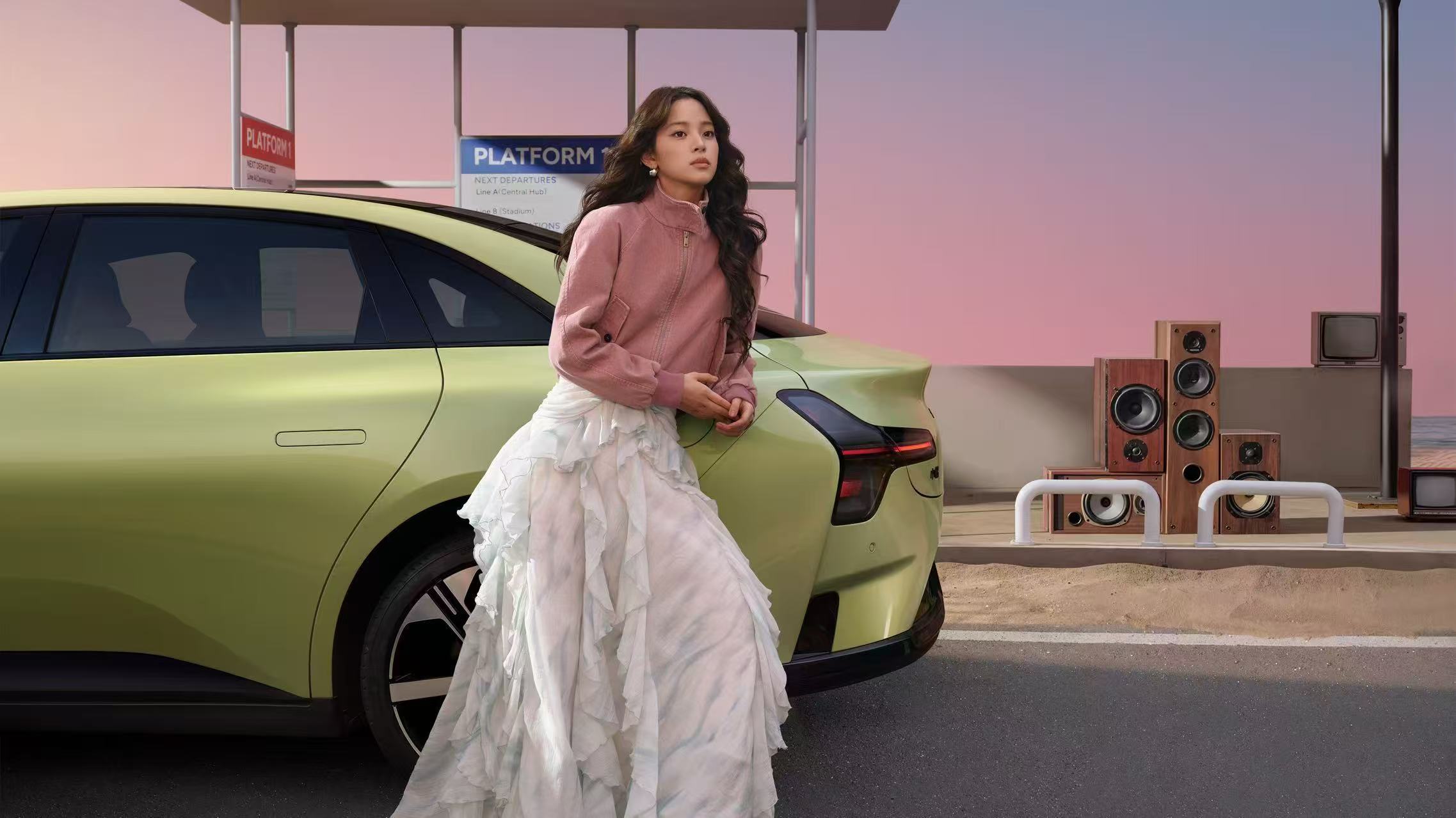 欧阳娜娜与2026款小鹏MONA M03同框亮相！作为典型的MONA年轻车主，她