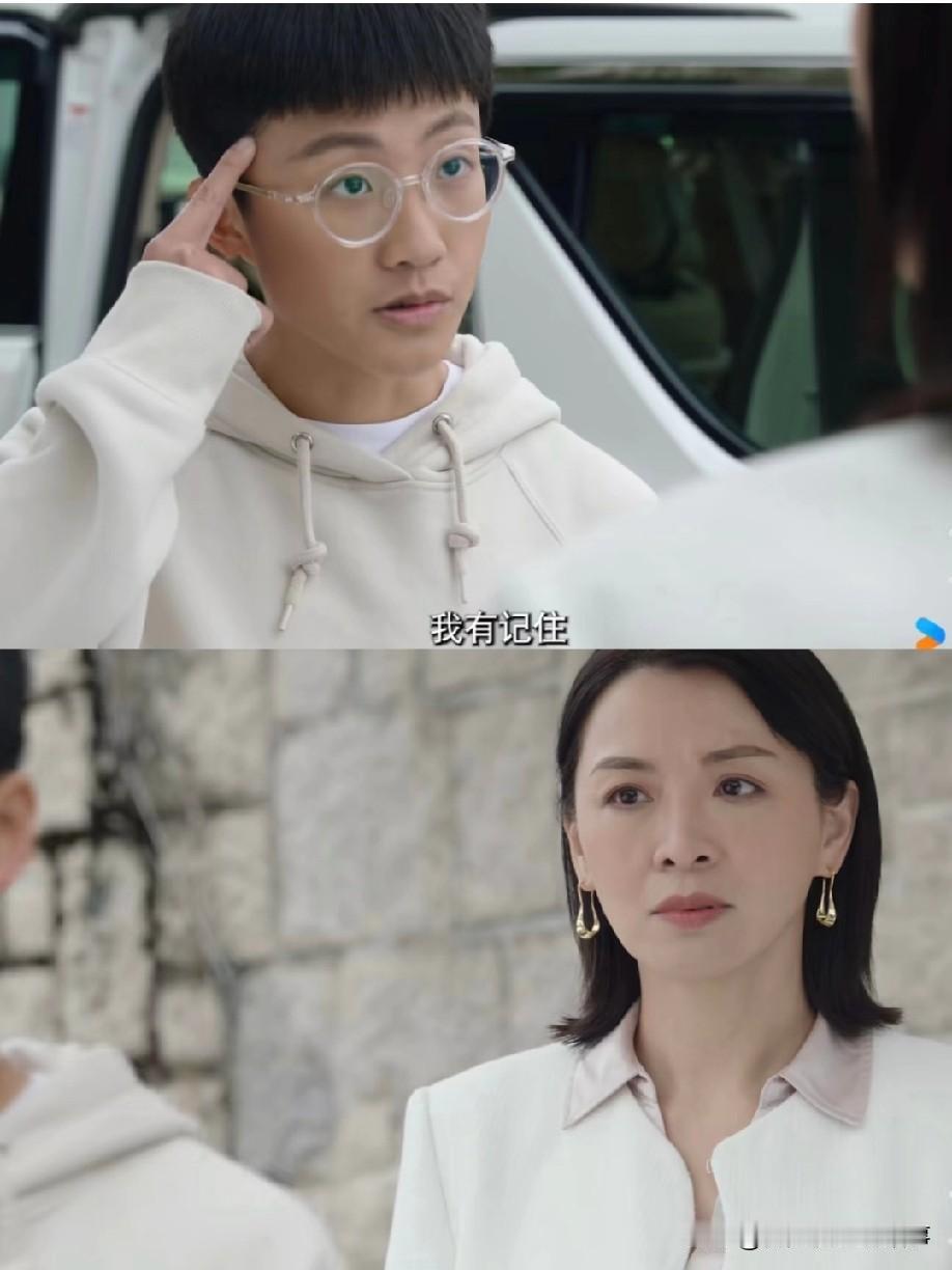 TVB真的太敢了！让26岁女演员刘倬昕反串演14岁少年高成彬，我前两集完全没看出