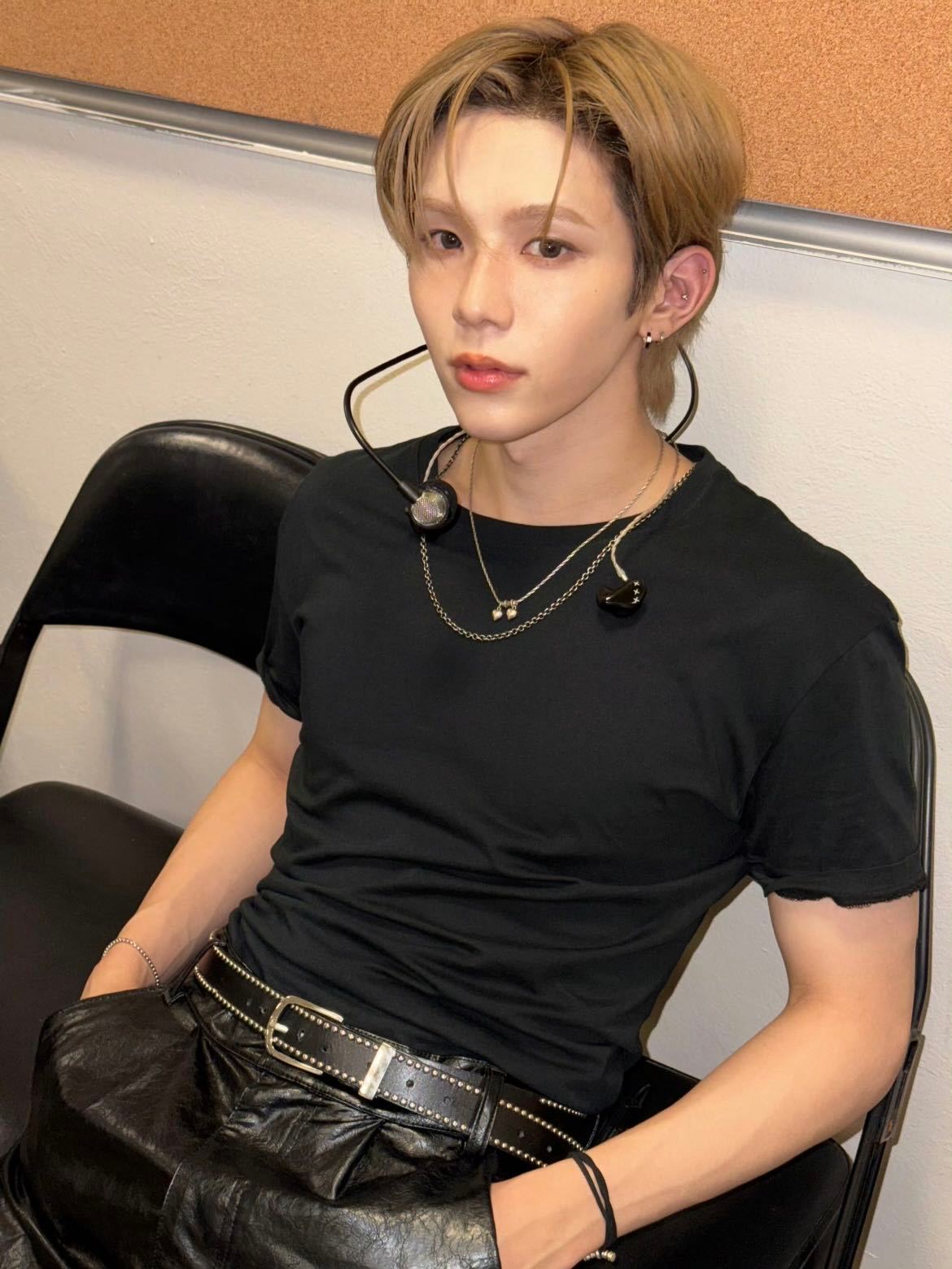 将太郎wiea直拍将太郎舞蹈功底扎实，舞台表现力极强，风格利落亮眼。私下性格软萌