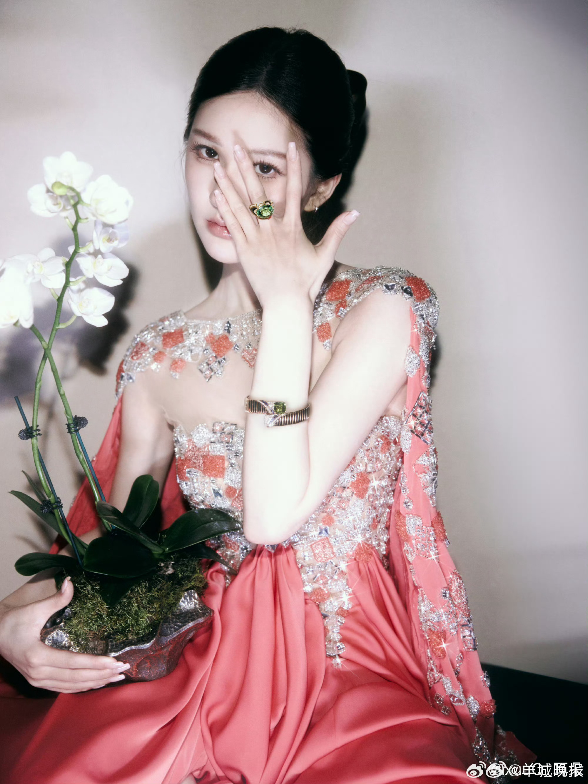 【#VOGUE红毯直播#，你最喜欢谁的造型？】 VOGUE VACATION 山