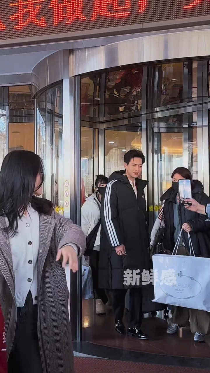 李现央视春晚出妆上班，联排顺利 