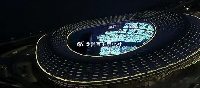 卧槽又是半壁青海，青爆了宋亚轩牛逼🩵🩵.时代少年团演唱会 .时代少年团演唱会
