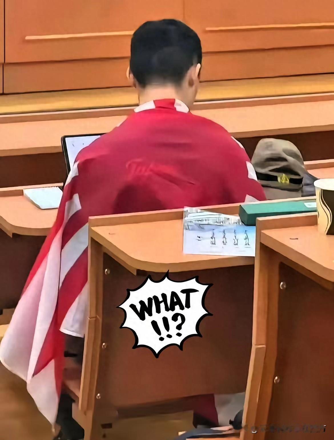 又一个卖国贼！南京出身的历史系留学生，竟在异国课堂身披沾满同胞鲜血的旭日旗！想靠
