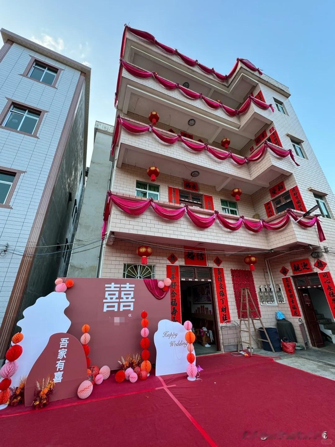 如此刺激的婚礼”，想必你应该没遇见过。来自于一个办婚庆朋友聚会时分享。

话说那