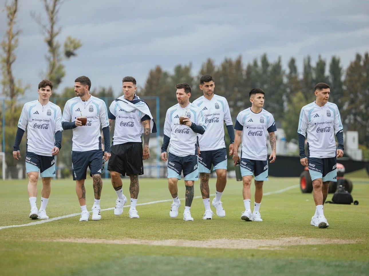 梅西在今天的训练课上🧉梅西