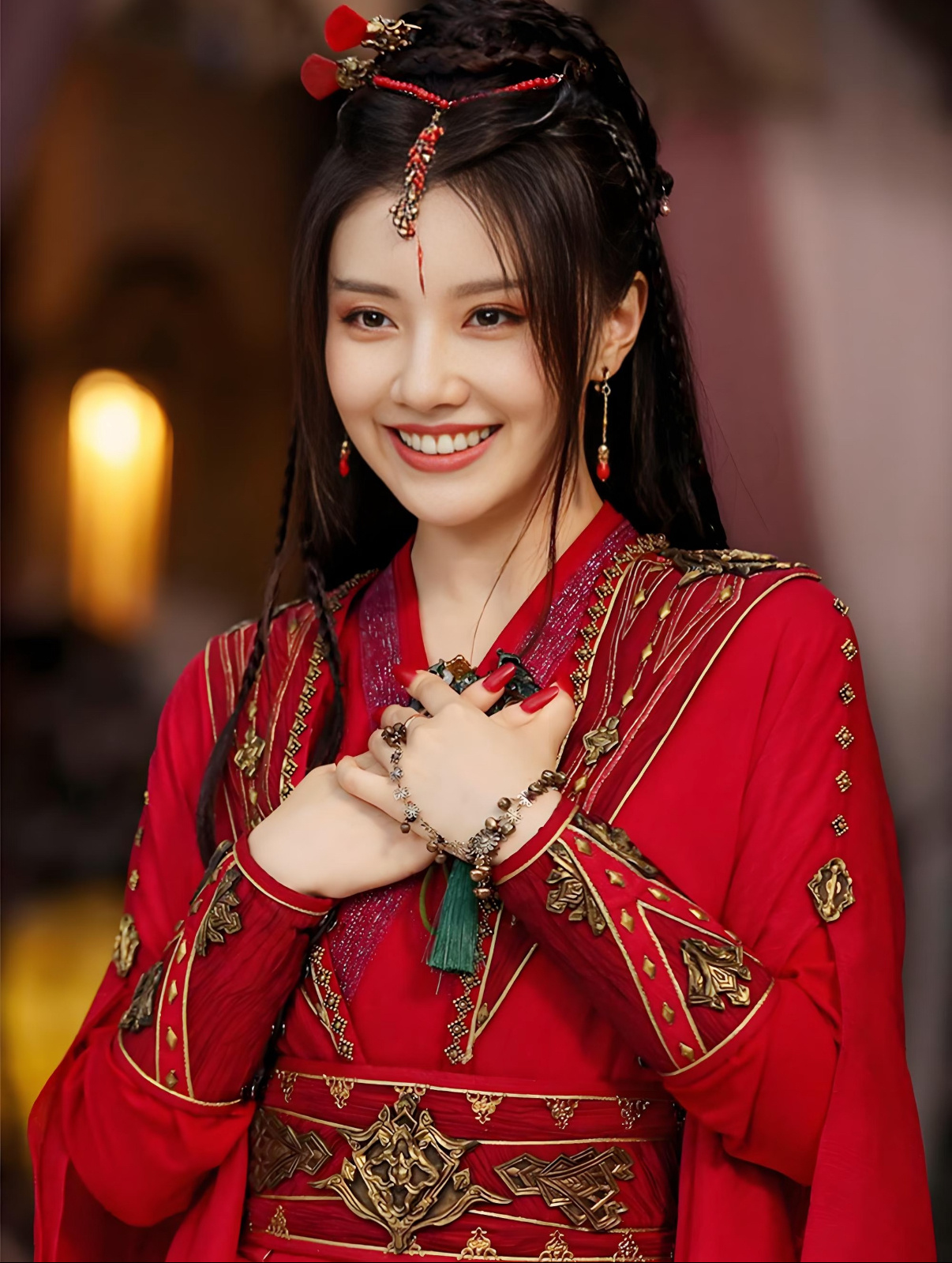 王鹤润造型又让人想起莲花楼了还以为莲花楼时期的王鹤润王鹤润的红衣造型太有记忆点，