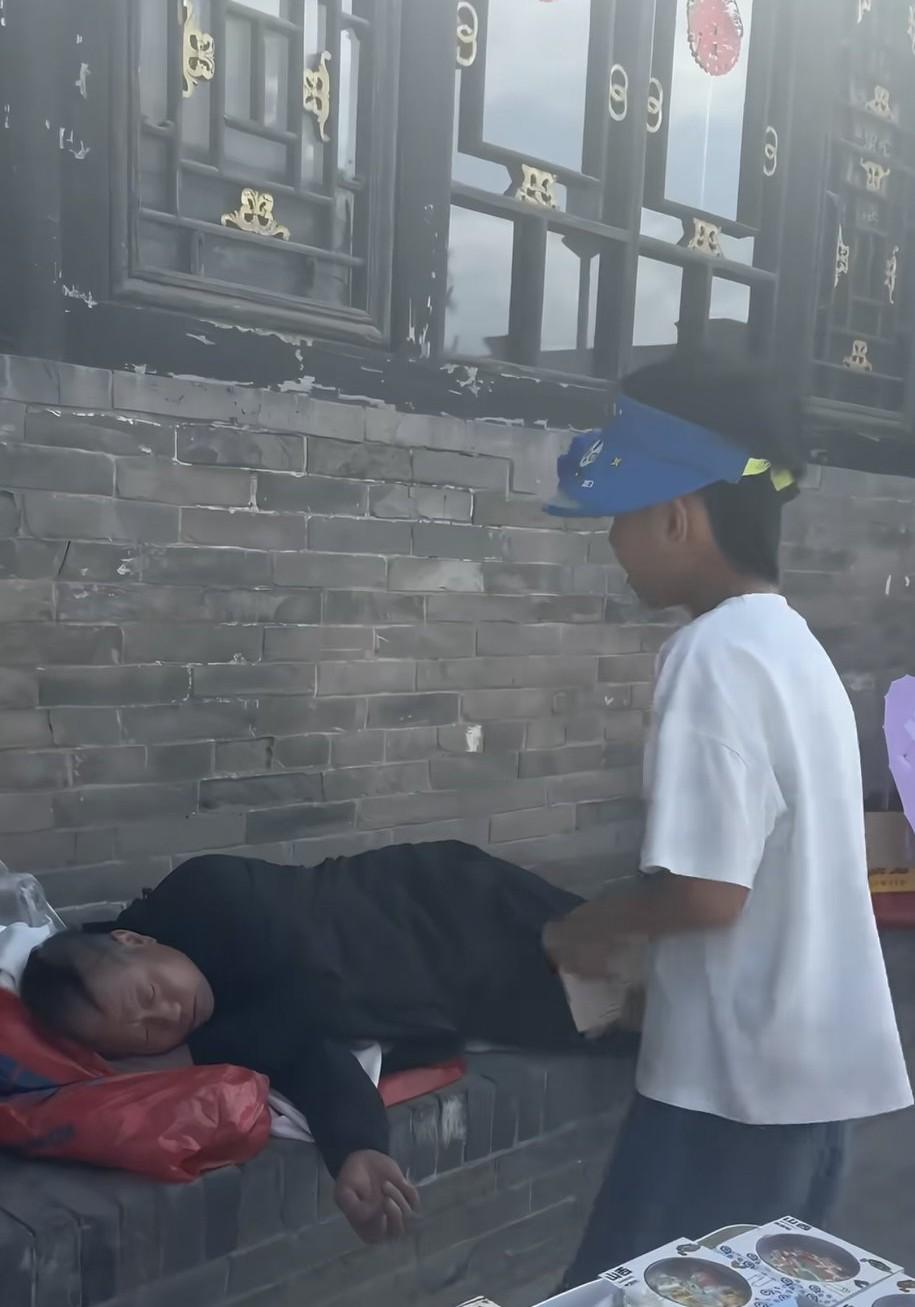 来个山西朋友解释一下，是真的么？是晕碳么？全国大部分地方都午睡，但是在大马路上就