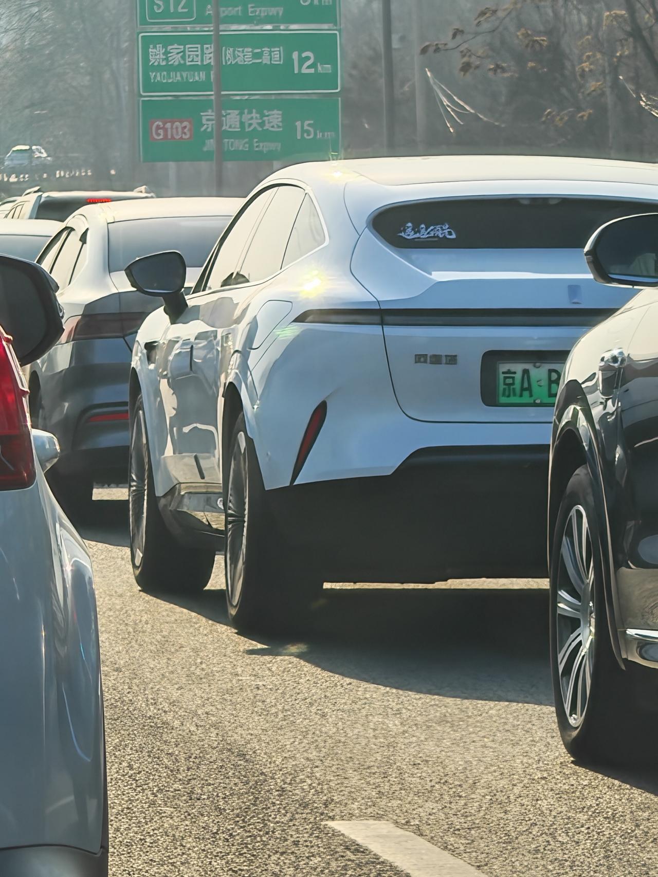 当一款车的设计有明显分化的不同观点时，对销量的预期就要保持谨慎乐观。而且要在最初