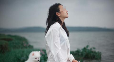 我嫂子天天暗示我找对象搬出去，问我喜欢什么样的？她给我介绍介绍。我说我还不想找对