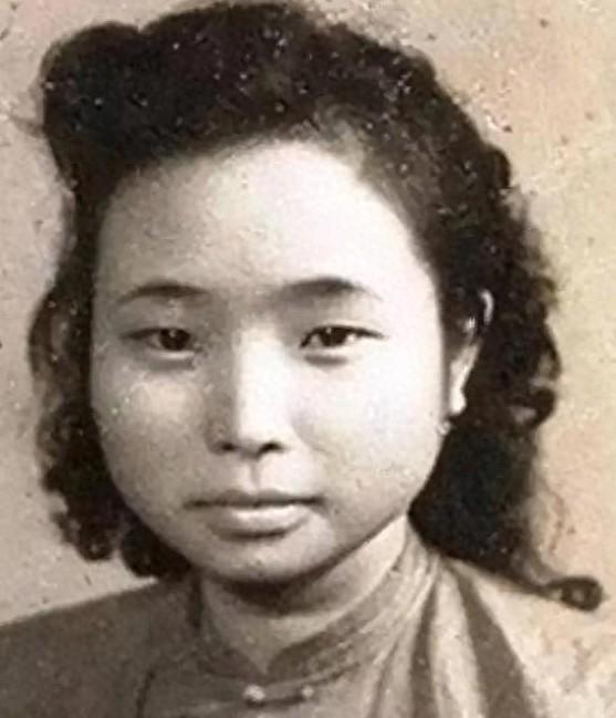 江姐独子彭云现居美国，娶了毛主席夫人亲属，两人的儿子如今已在北京担任重要职务
1