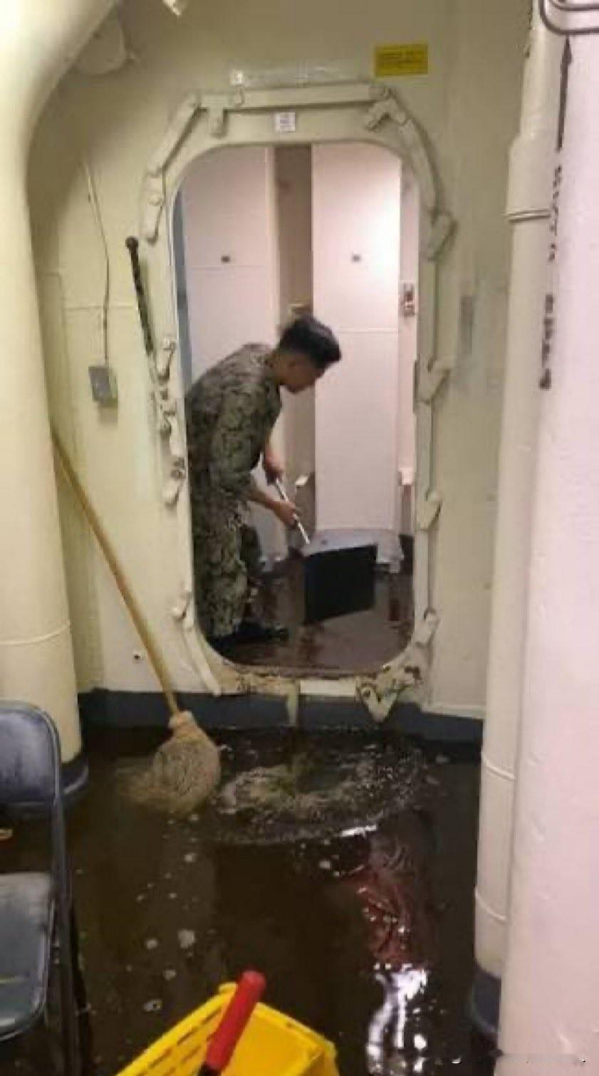 锁定航母排污口，实施精准破坏！很多人以为击沉一艘十万吨级航母，必须动用高超音速反