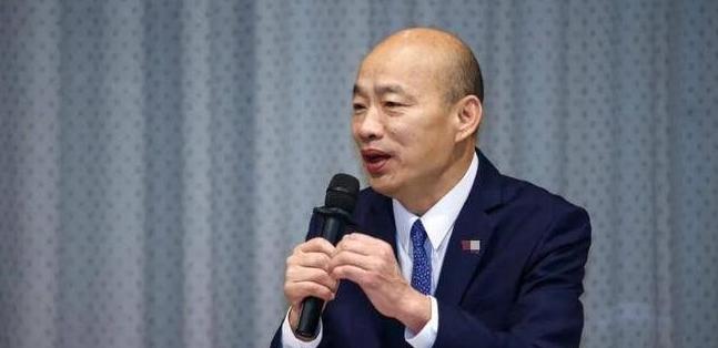 蓝营这次的脸丢大了。民进党"谴责大陆案"立法院一读通过，台前带头举手的不是绿营民