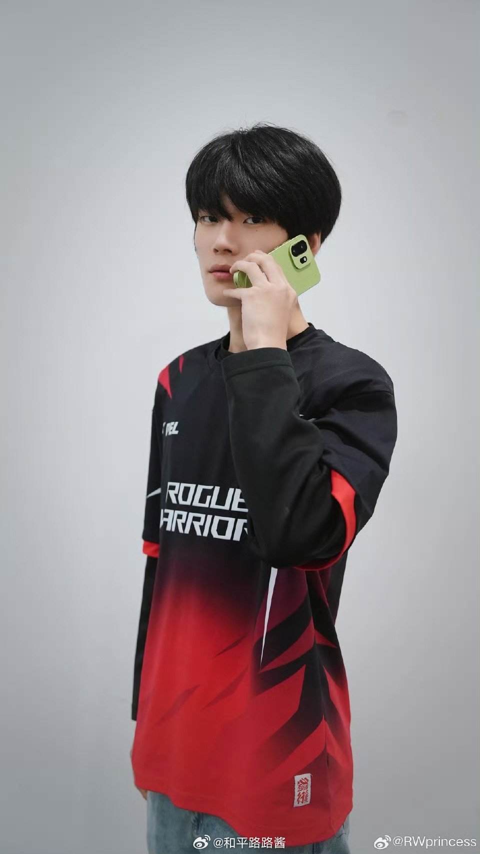 轻松帅气三连拍电竞点播台 2026pel春季赛