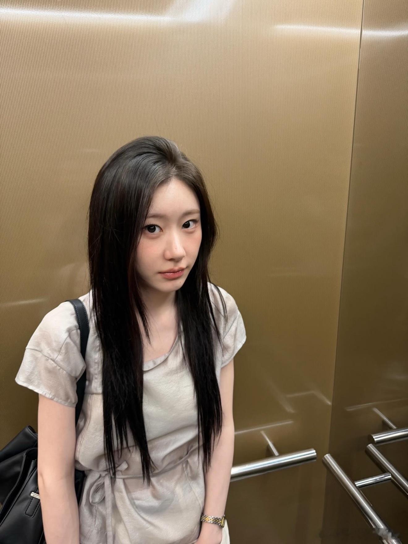 俺们长中庭的优等生选手领子，把能缩中庭的手段全部用了一遍。1.大卧蚕大眼睛，不管