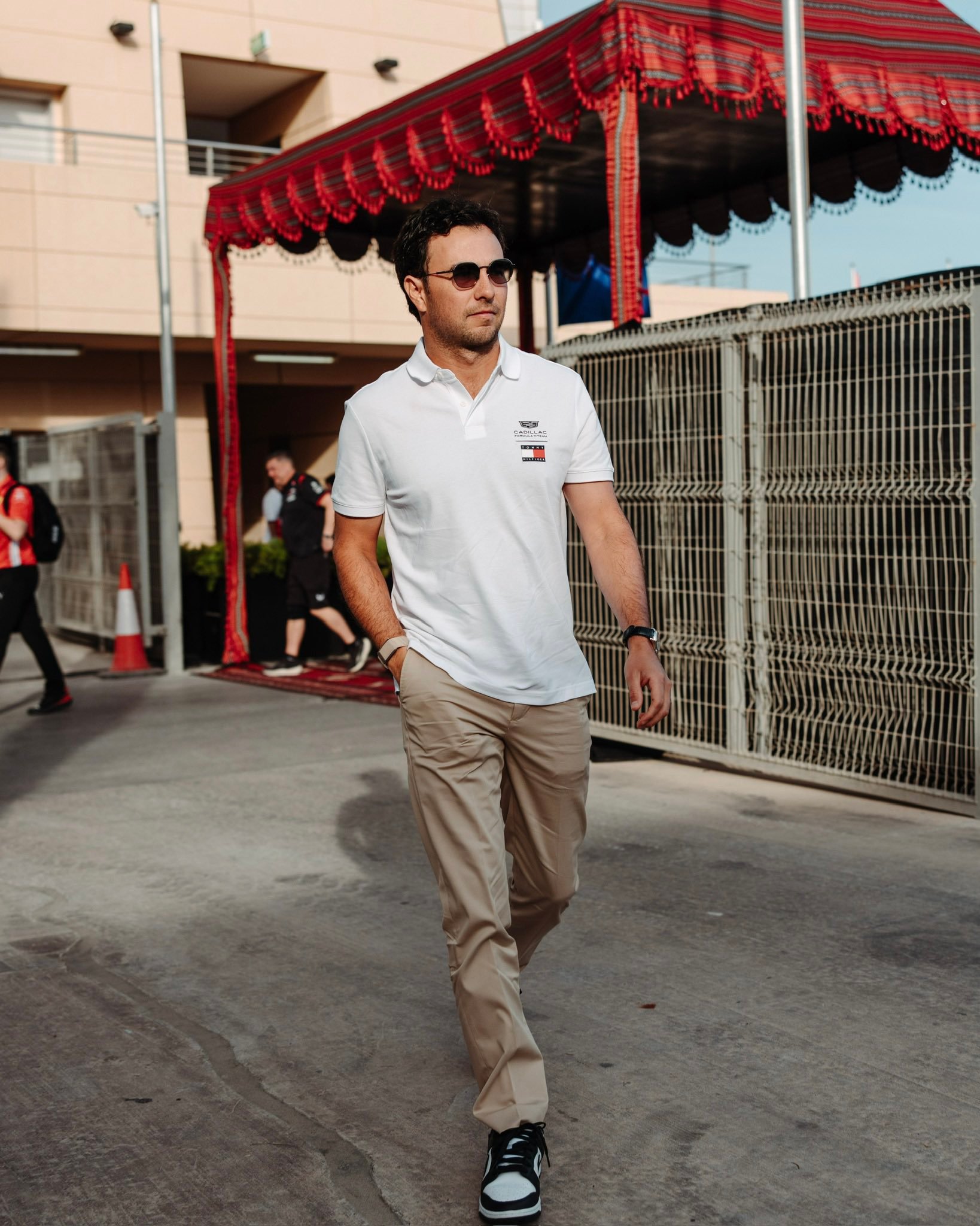 车手们陆陆续续来上班啦，还有1个小时F1巴林🇧🇭第一轮季前测试（赛季第二轮测