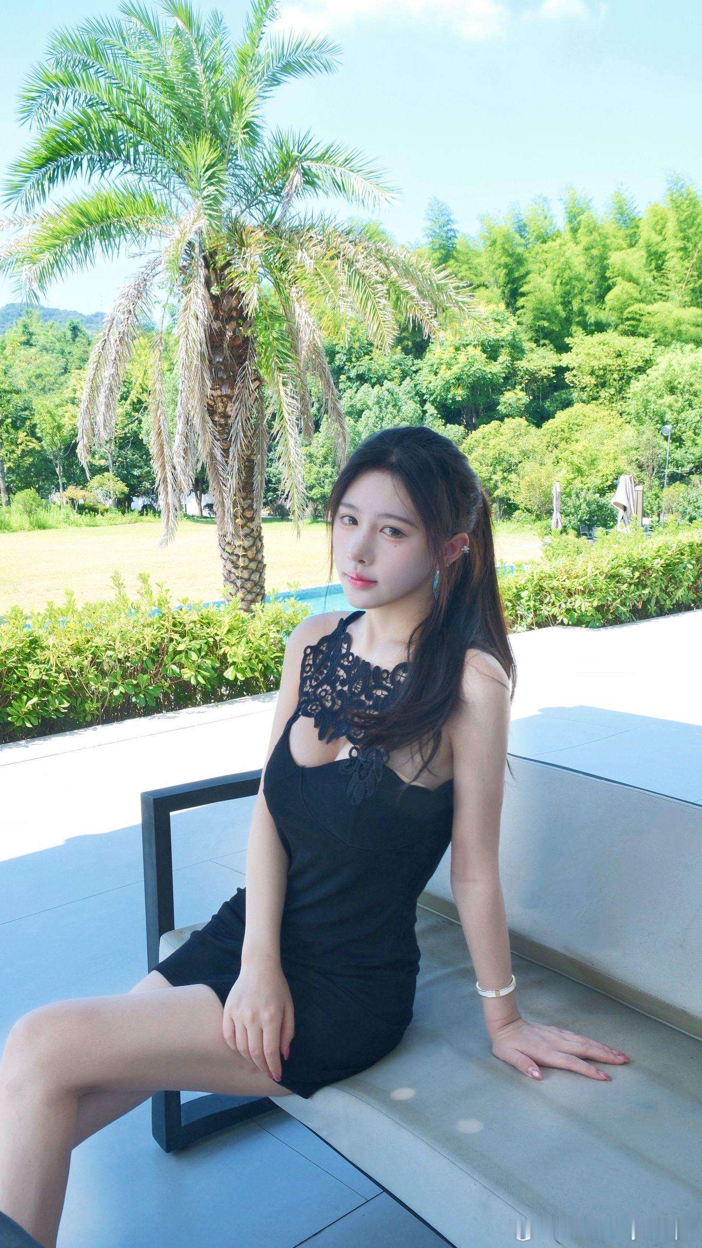 小狗一样依赖姐姐吧 ​​​