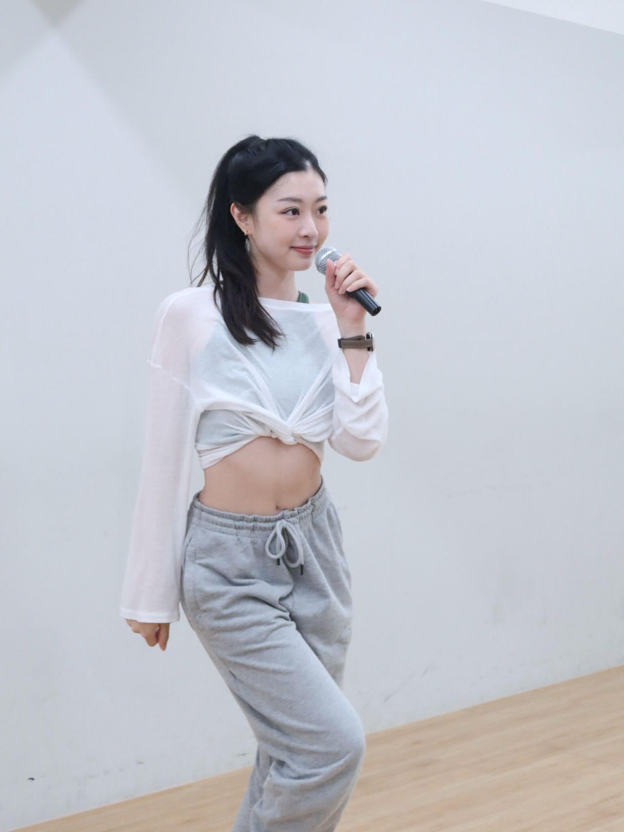 王承渲终于回来了 微博文化交流之夜王承渲亮相红毯宣告归来！经历抢C风波与长期事业
