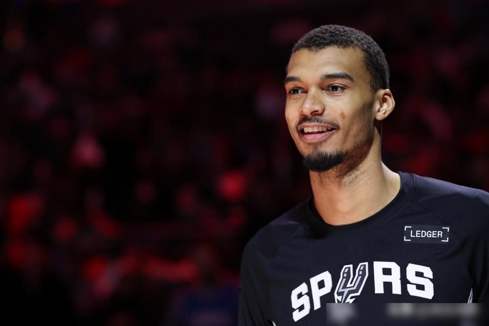 怒怼主教练，三分球25投仅1中，火箭队1.2亿的合同，真要飞了。
 
就因为一次