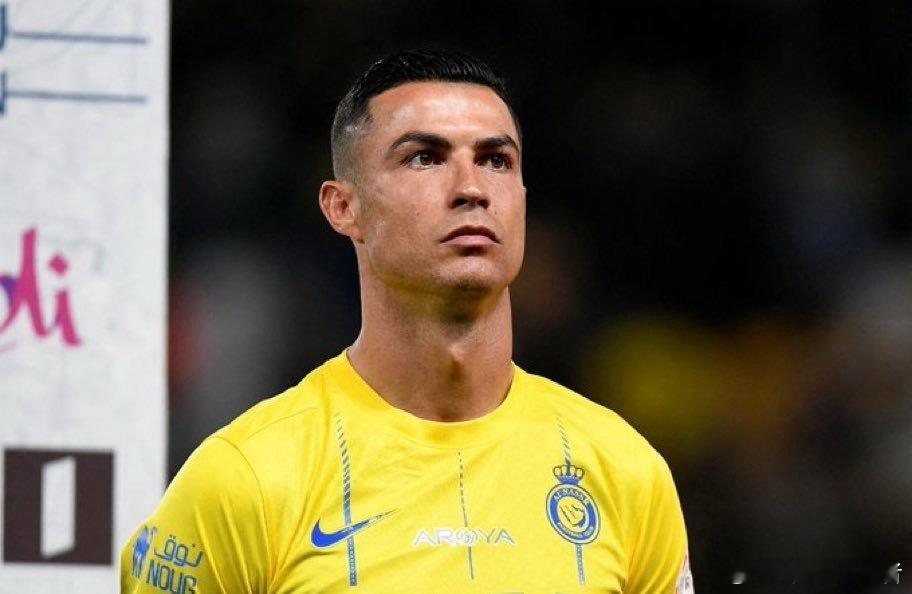 沙特多家媒体报道，c罗缺席利雅得胜利训练，后期可能还会缺席比赛！c罗拒绝为利雅得