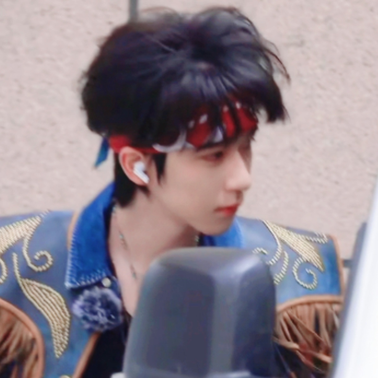 快让这个很美帅的呆比演个苗疆王子，公主也行一直在求