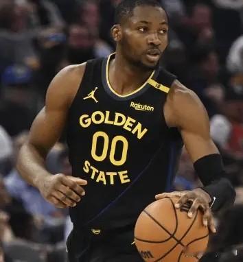 美国篮球记者Evan Sidery更新社媒，在谈到勇士球员乔纳森-库明加交易的可