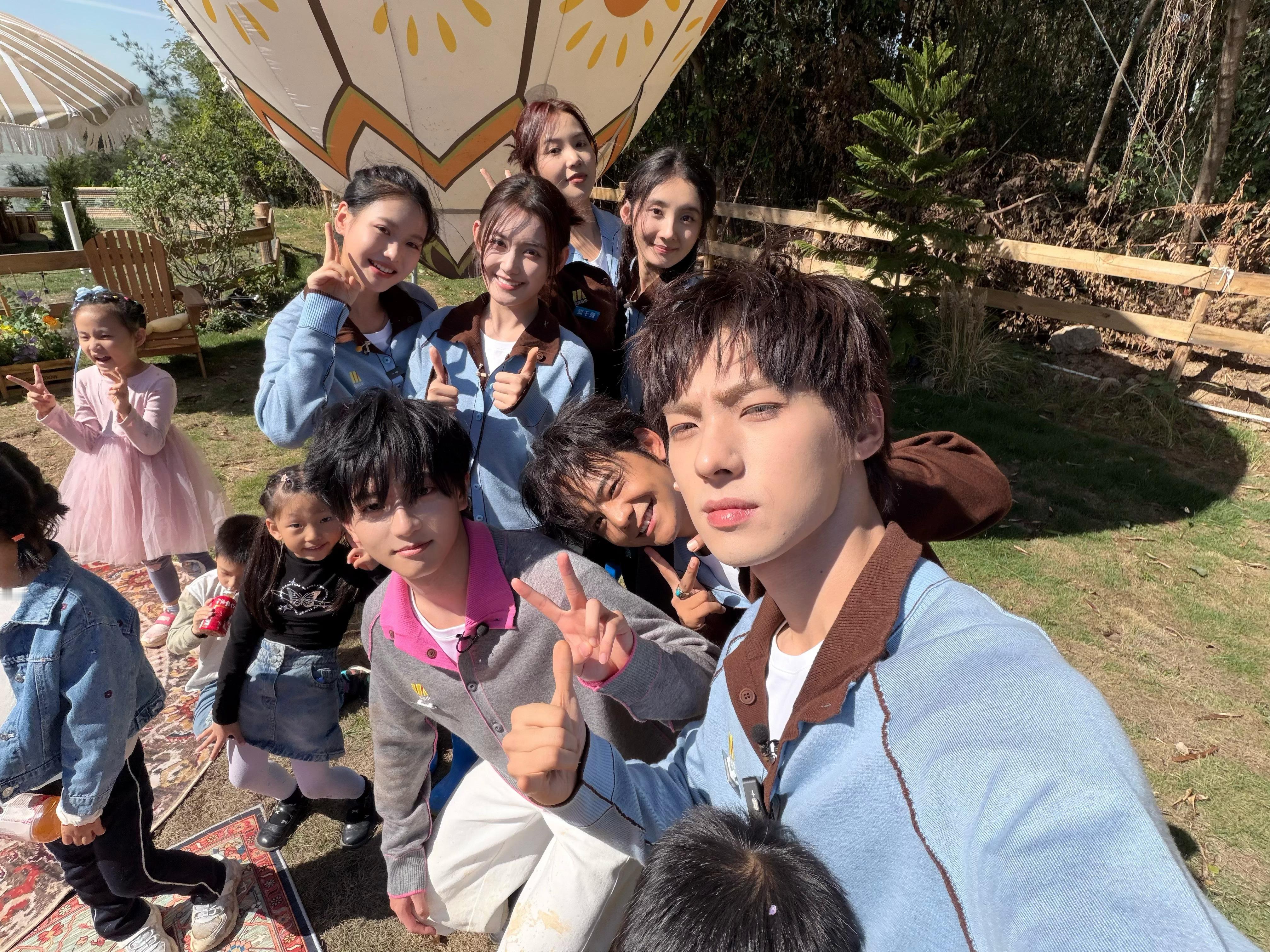 我时常觉得，人就是需要一腔热血，以维持住对职业的激情。在星辰大海遇到了一群志同道