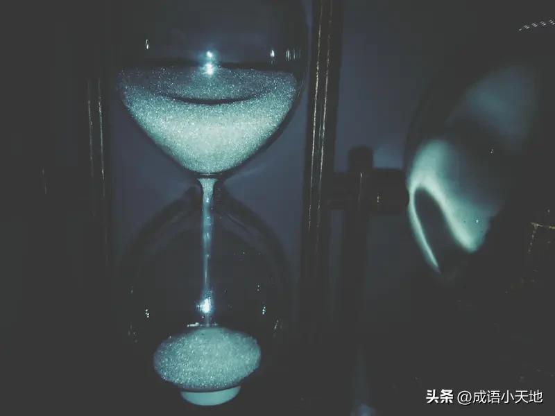 人这一辈子
什么最值钱
我觉是健康
没了健康
财富名誉皆浮云
如我一友
为工作拼
